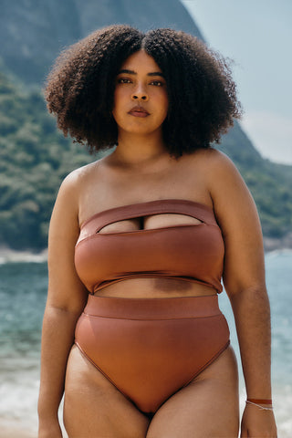 Calcinha de Biquíni Absorvente Cintura Alta Herself & Boa Forma Bronze - Tamanho 54
