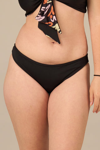 Calcinha de Biquíni Absorvente Básica Herself & Capricho